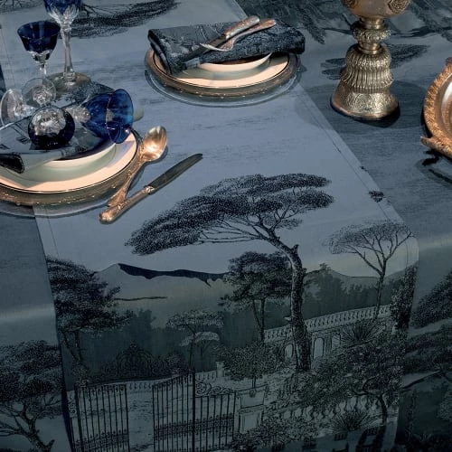 Garnier Thiebaut Chemins De Table Chemin De Table Antitache Déperlant Noir 54X180 1 Garnier Thiebaut Chemins De Table Chemin De Table Antitache Déperlant Noir 54X180