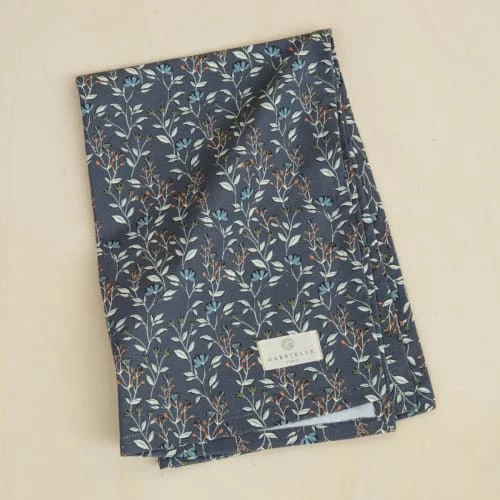 Gabrielle Paris Tabliers Et Torchons Torchon En Coton Imprimé Fleuri Bleu Foncé 45x70 2 Gabrielle Paris Tabliers Et Torchons Torchon En Coton Imprimé Fleuri Bleu Foncé 45x70 – Image 2